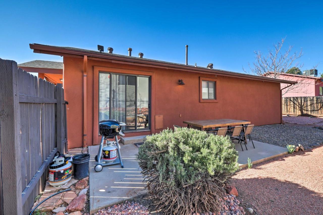 Retreat With Fire Pit, Near Hiking Trails Holiday home