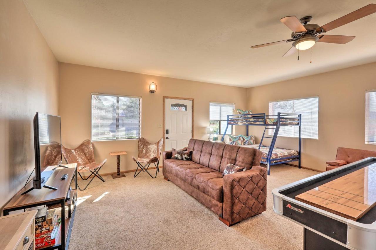 Retreat With Fire Pit, Near Hiking Trails Holiday home *
